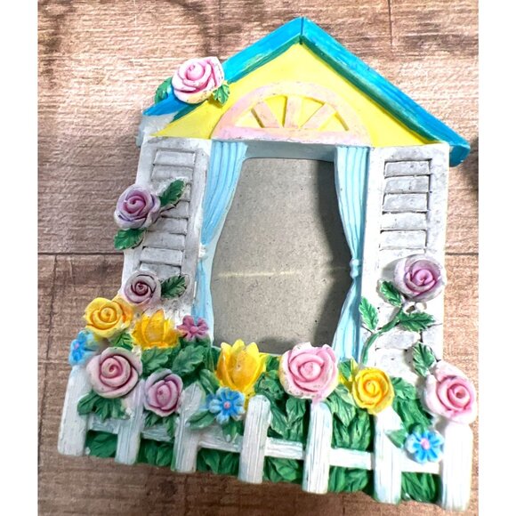 Set Of 4 Hand-Painted Miniature Magnetic Photo Frames With Floral - Picture 2 of 6